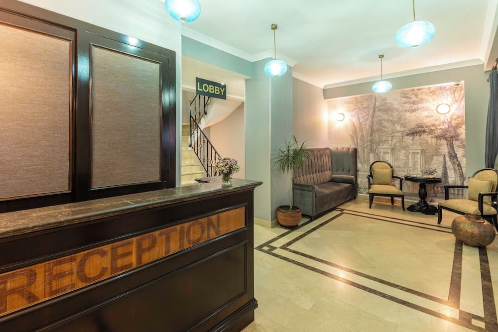 Raymond Hotel Old City