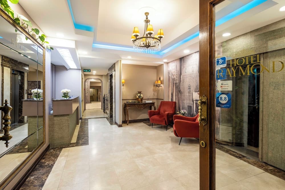 Raymond Hotel Old City