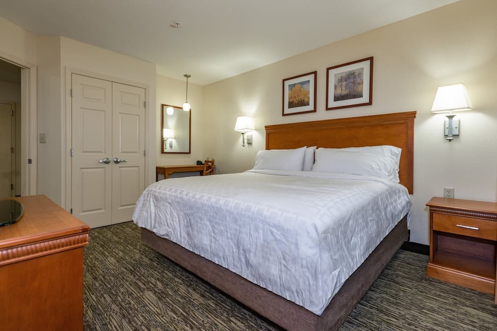 Candlewood Suites Downtown by IHG