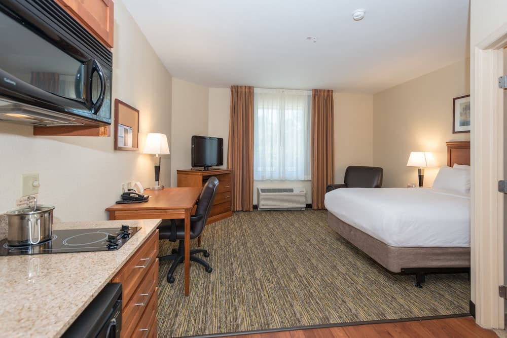 Candlewood Suites Downtown by IHG