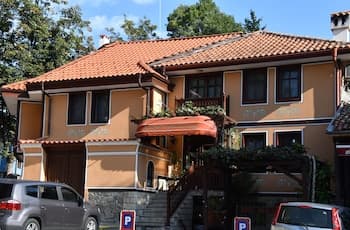 Family Hotel at Renaissance Square