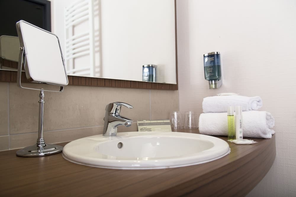 Brit Hotel Toulouse Colomiers - L'Esplanade