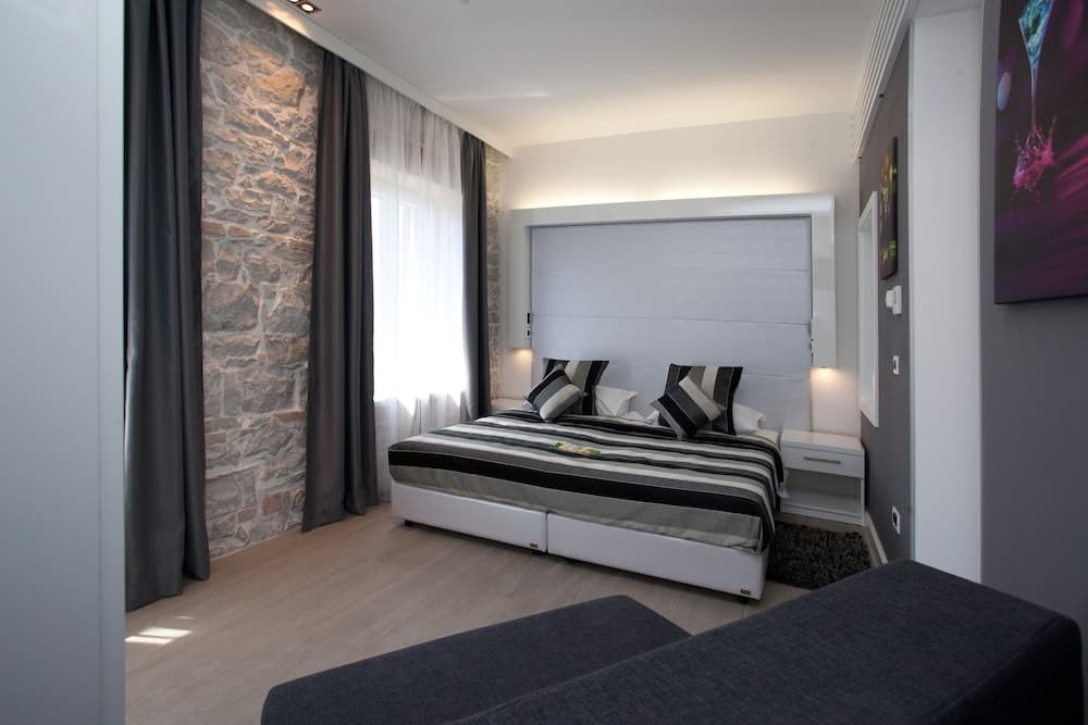 Authentic Luxury Rooms