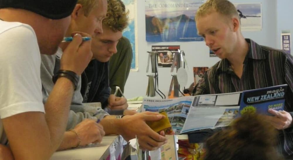 Surf 'N' Snow Backpackers - Hostel