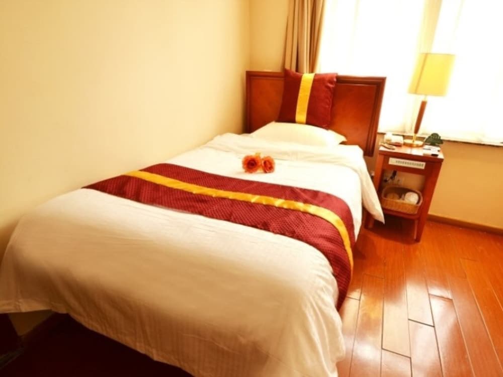 Green Tree Inn Zhenjiang Zhongyang Street RT-MART