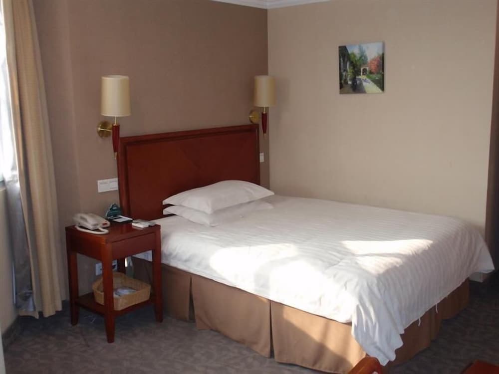 GreenTree Inn Yangzhou Plaza Hotel