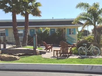 Beach Bungalow Inn and Suites