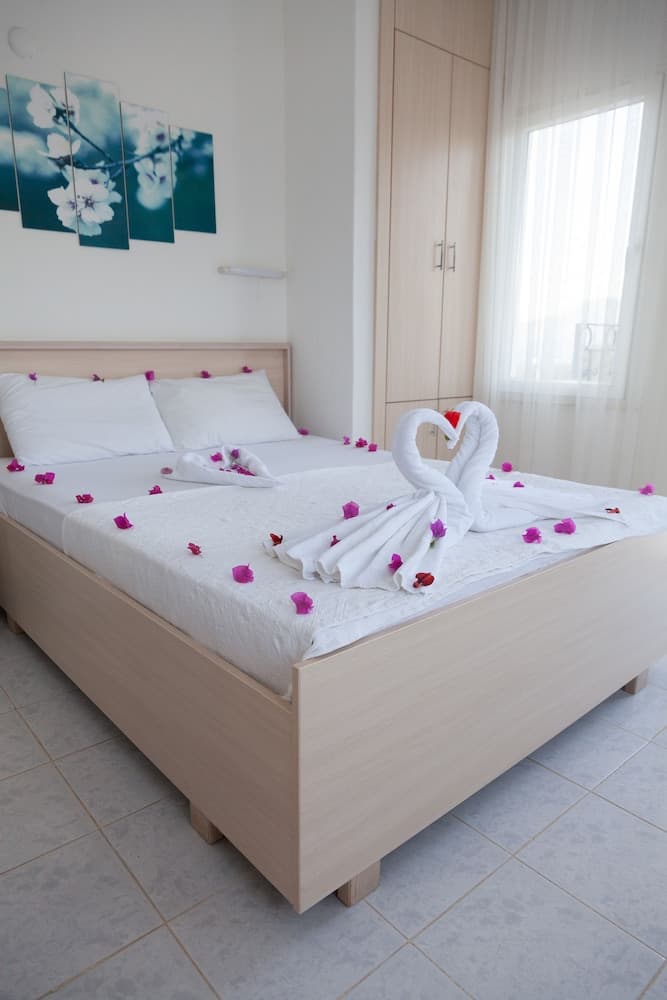 Gokcen Hotel & Apartments