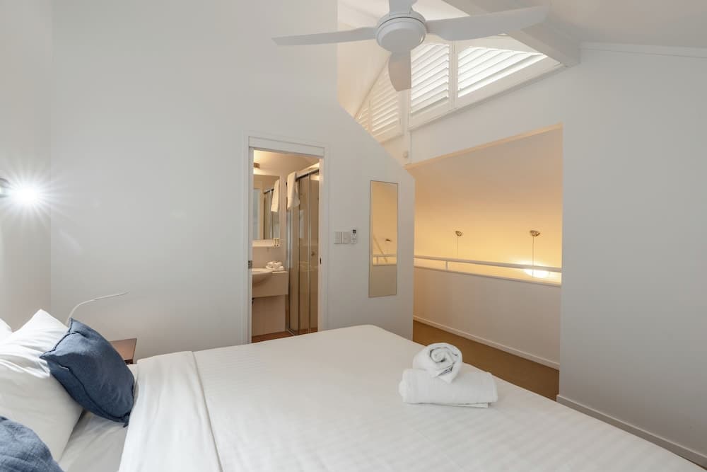 Outrigger Bay Apartments