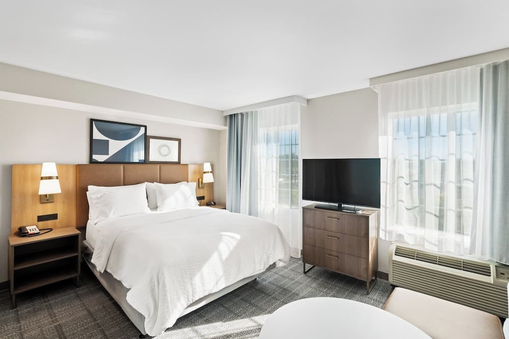 Staybridge Suites North Brunswick by IHG