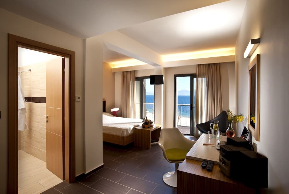 Sikyon Coast Hotel & Resort