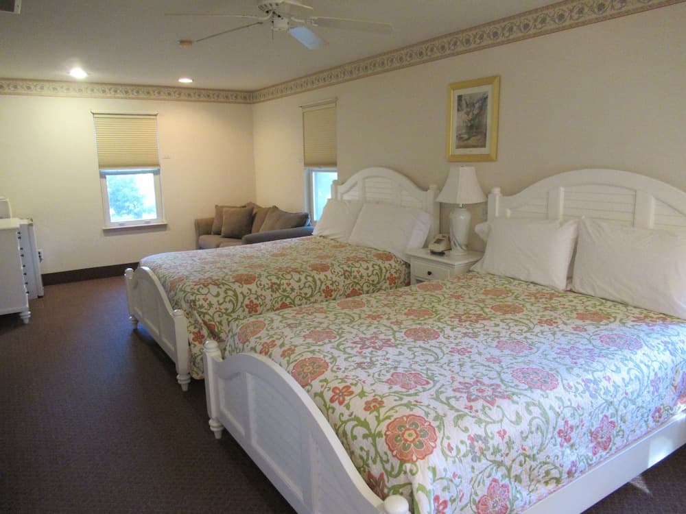 Falmouth Heights Motor Lodge