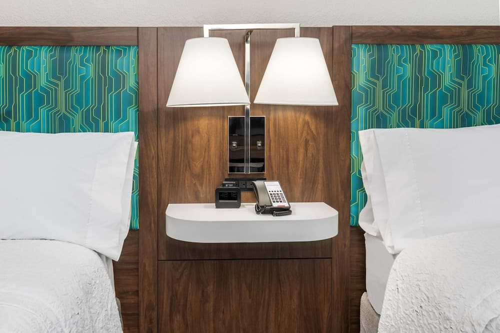 Hampton Inn & Suites Dallas I-30 Cockrell Hill