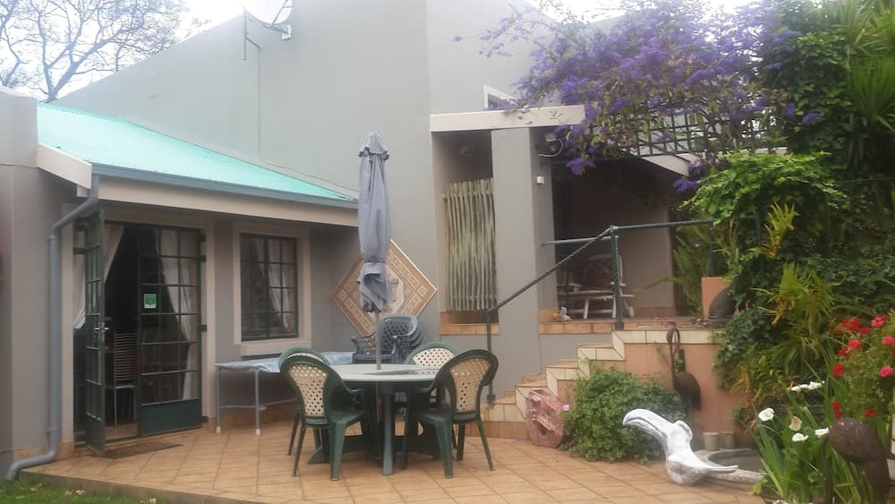 Cherry Tree Cottage Linden Bed and Breakfast