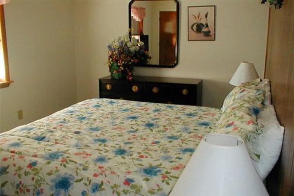 Jenny's Country Manor