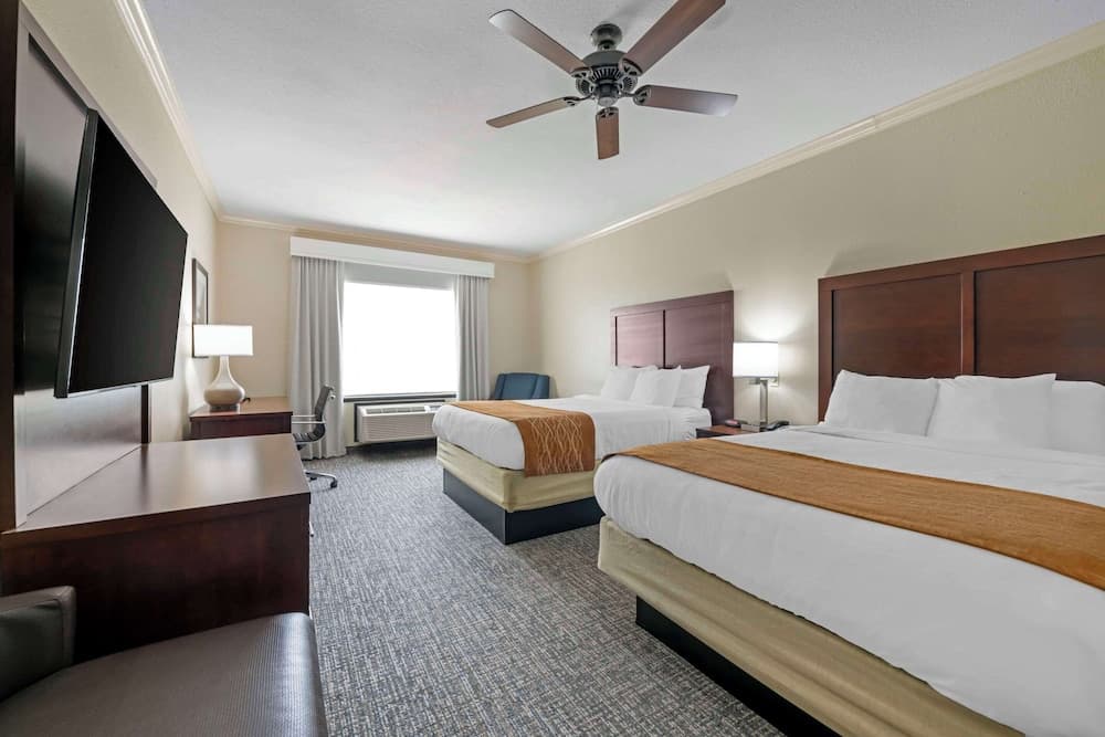 Comfort Inn & Suites Fort Worth - Fossil Creek