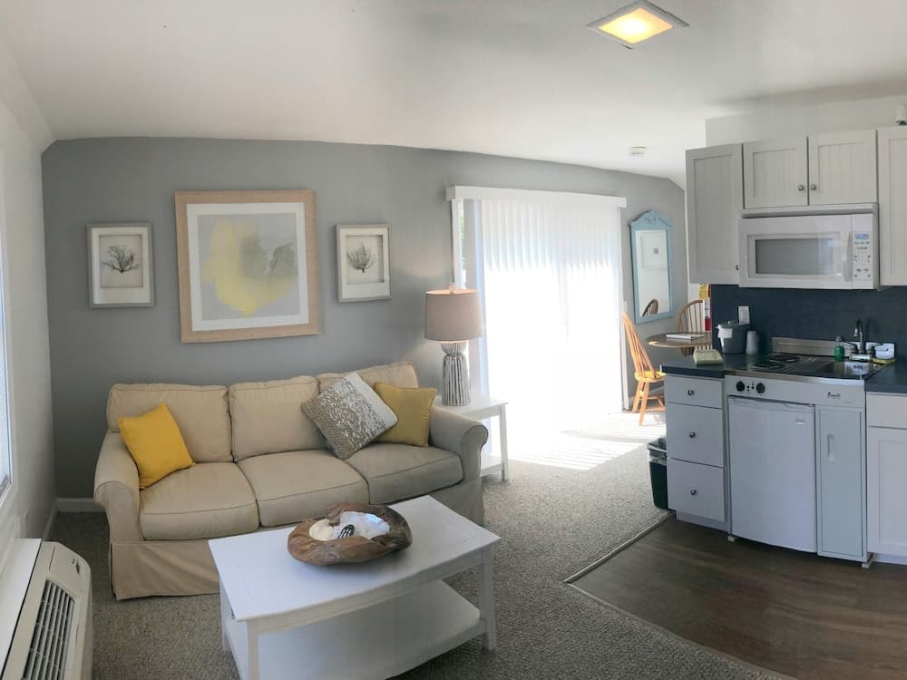 Craigville Beach Inn