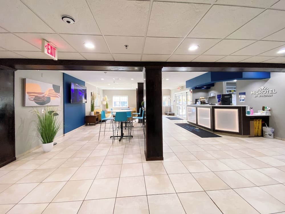 Microtel Inn & Suites by Wyndham Columbia/At Fort Jackson