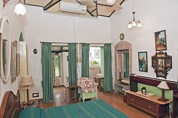 WelcomHeritage Connaught House