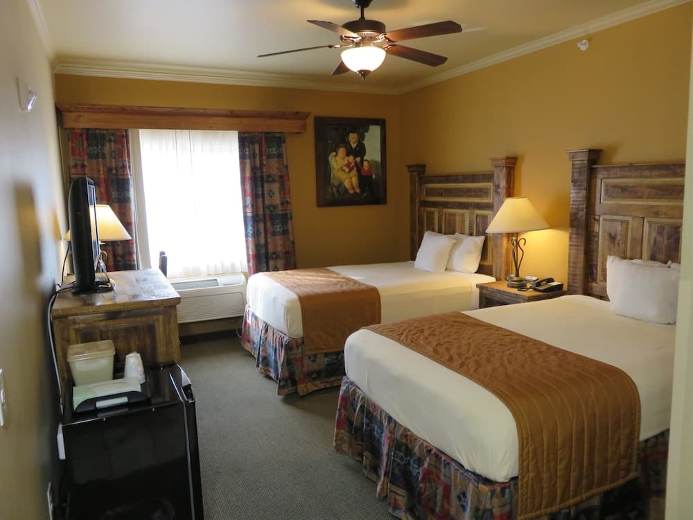 La Hacienda near Alamodome & Riverwalk