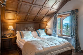 Ambra Cortina Luxury & Fashion Boutique Hotel