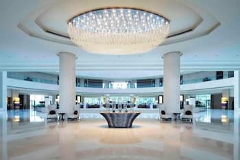 Renaissance Tianjin Lakeview Hotel