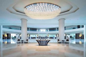 Renaissance Tianjin Lakeview Hotel