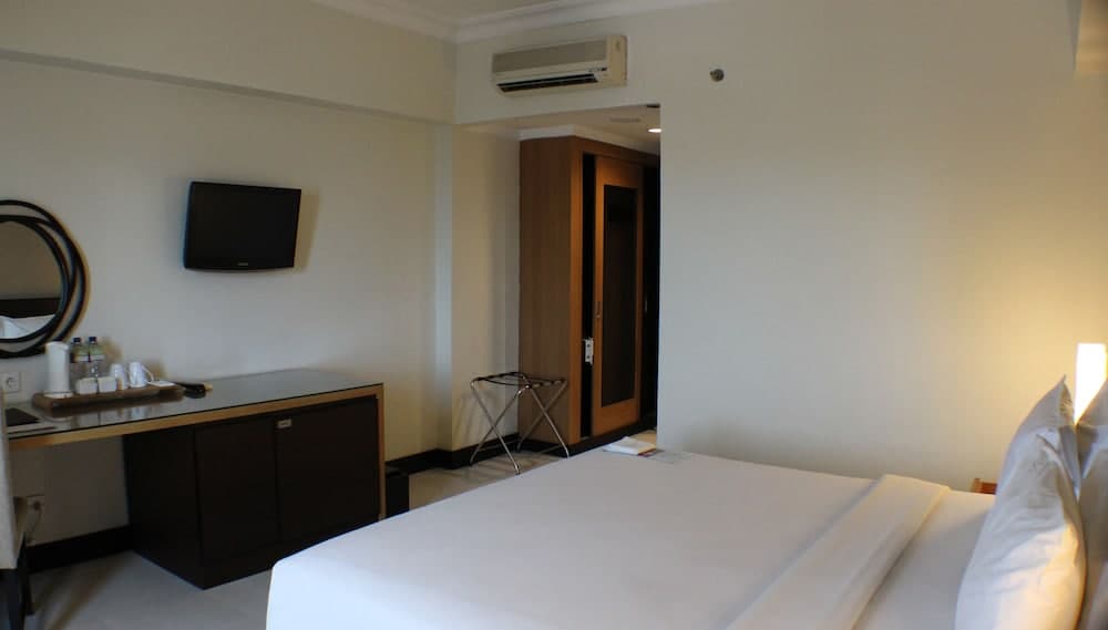 Hotel Santika Pandegiling Surabaya