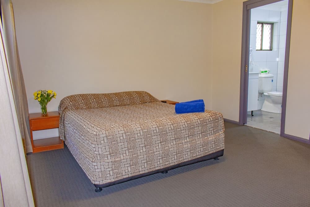 Liberty Plains Motor Inn