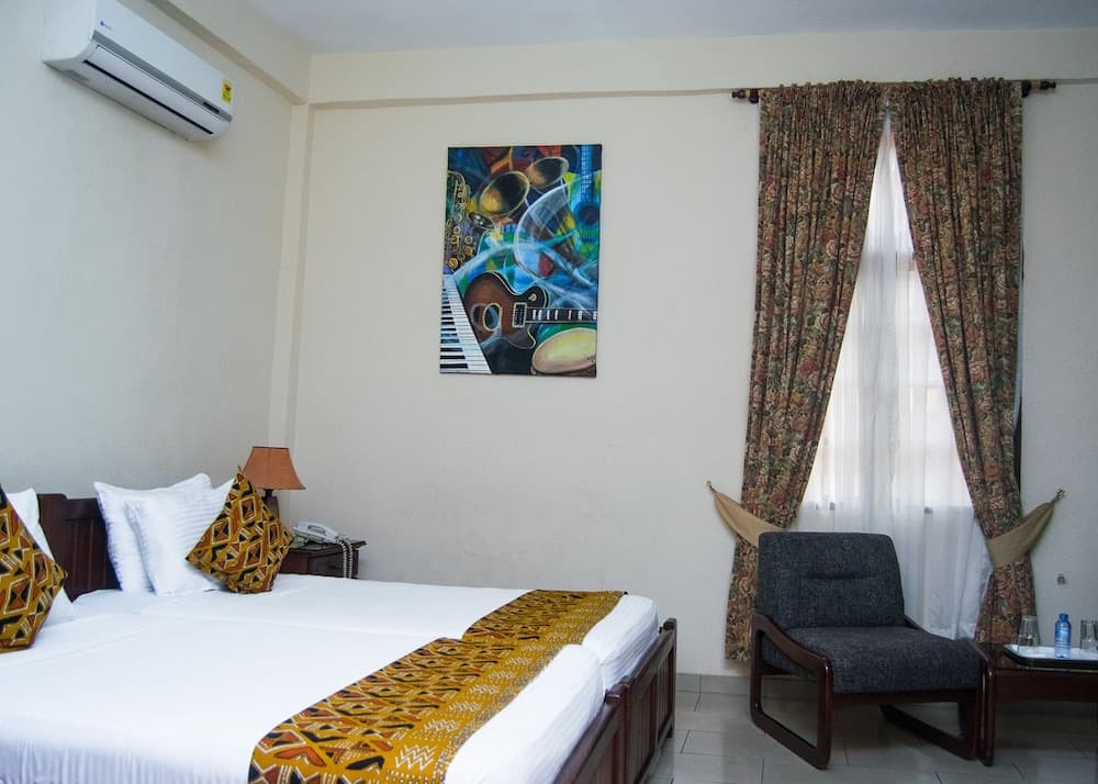 Coconut Grove Regency Hotel