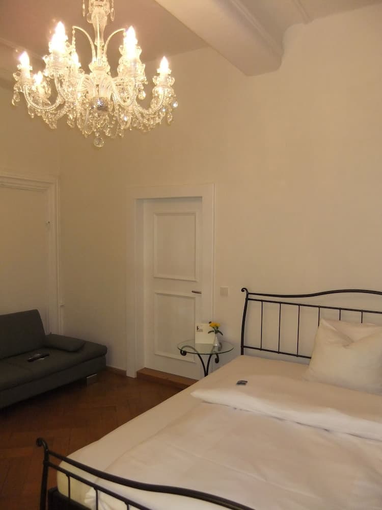 Schlossparkhotel Mariakirchen