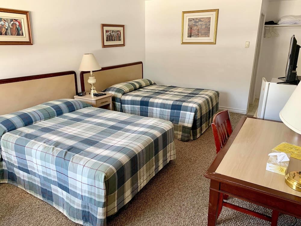 Fundy Rocks Motel and Chocolate River Cottages