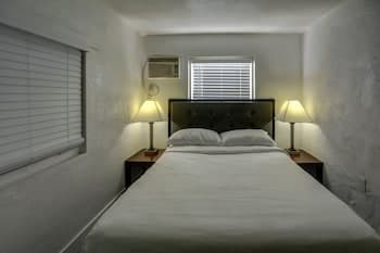 Beach and Town Motel