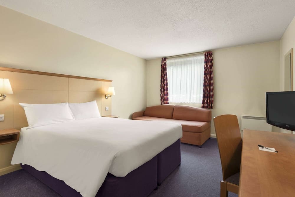 Days Inn by Wyndham Cannock Norton Canes M6 Toll