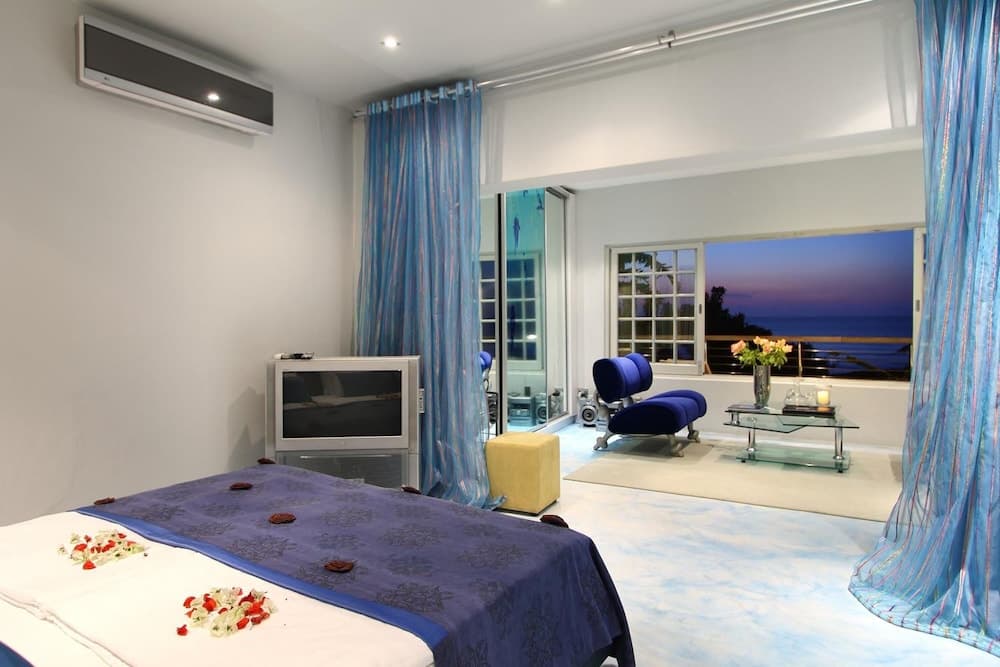 Days At Sea Beach Lodge