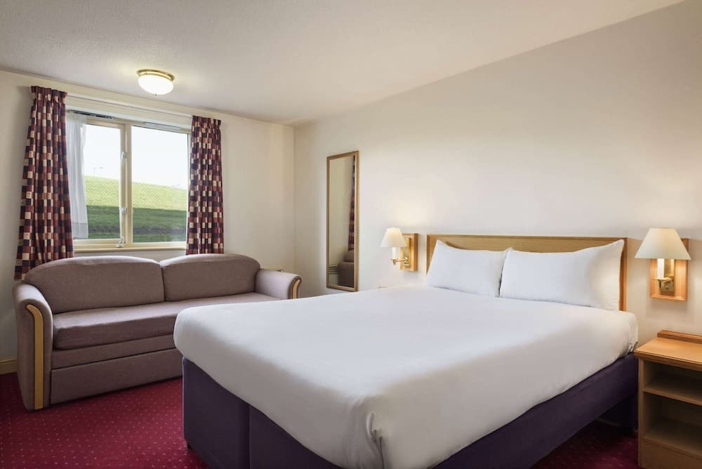 Days Inn by Wyndham Tewkesbury Strensham