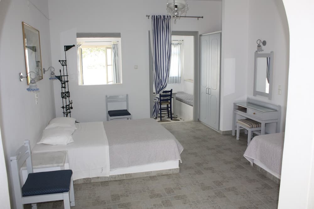 Naoussa Hotel Paros by Booking Kottas