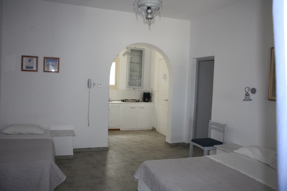 Naoussa Hotel Paros by Booking Kottas