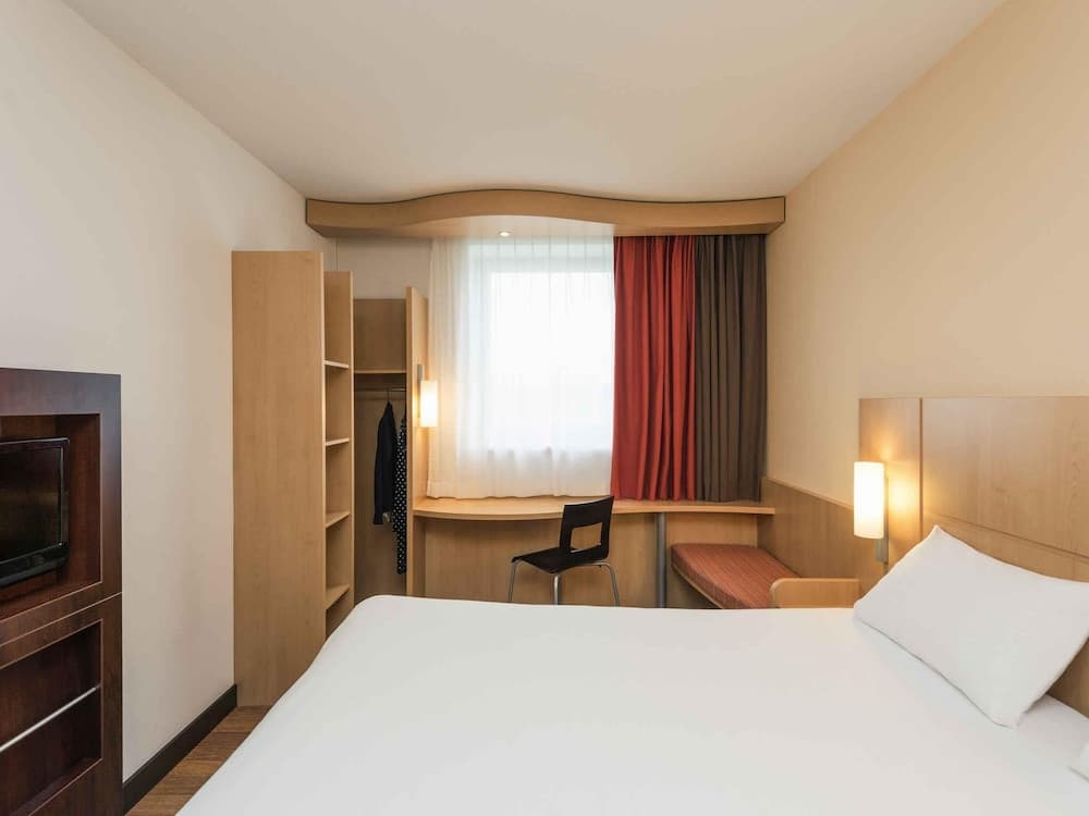 ibis Esch Belval