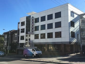 Edgecliff Lodge Motel