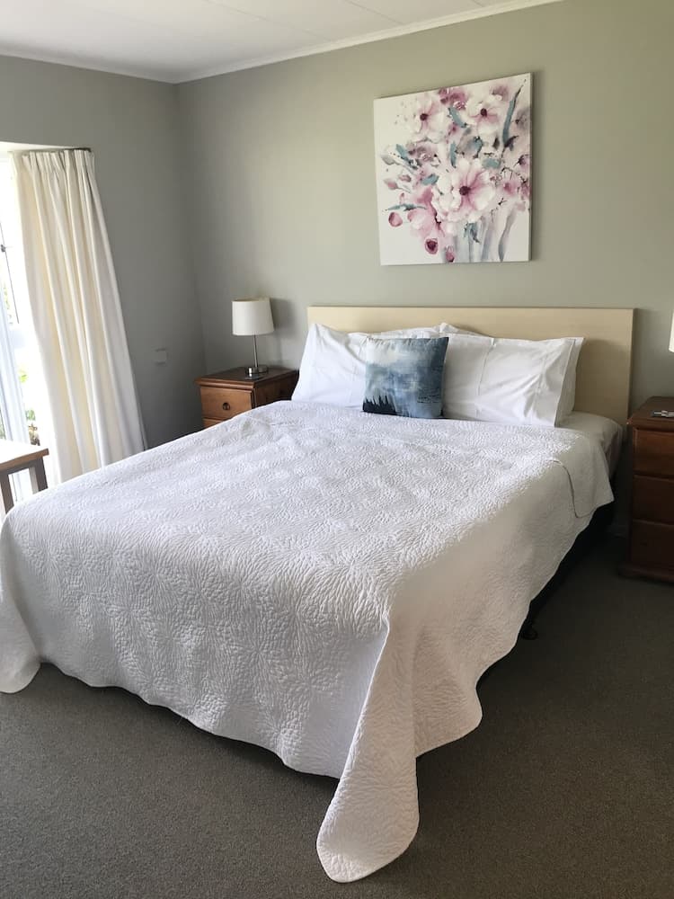 Ash Grove Boutique Motel