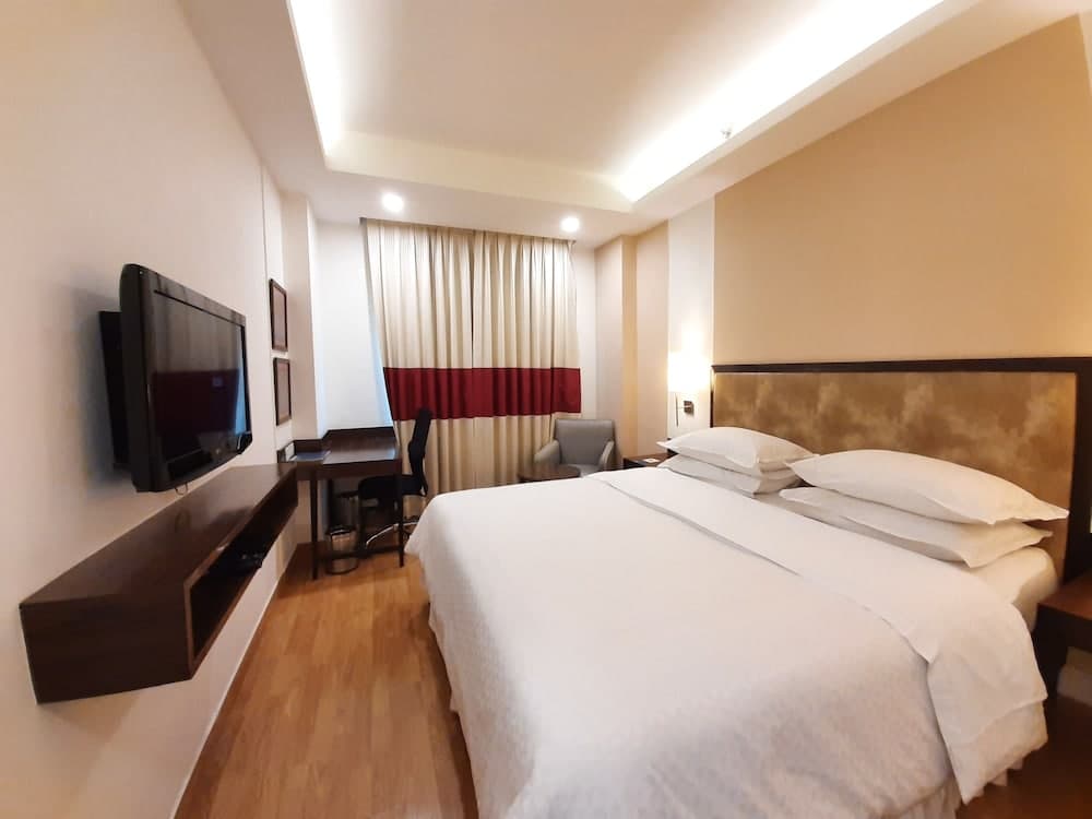 Four Points by Sheraton Vadodara