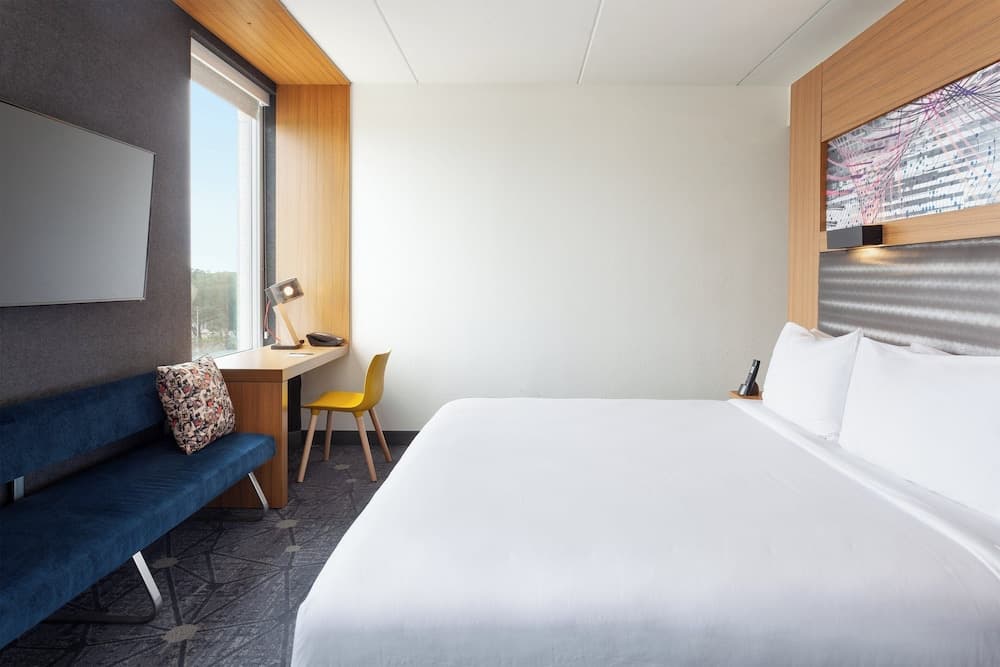 Aloft Jacksonville Tapestry Park