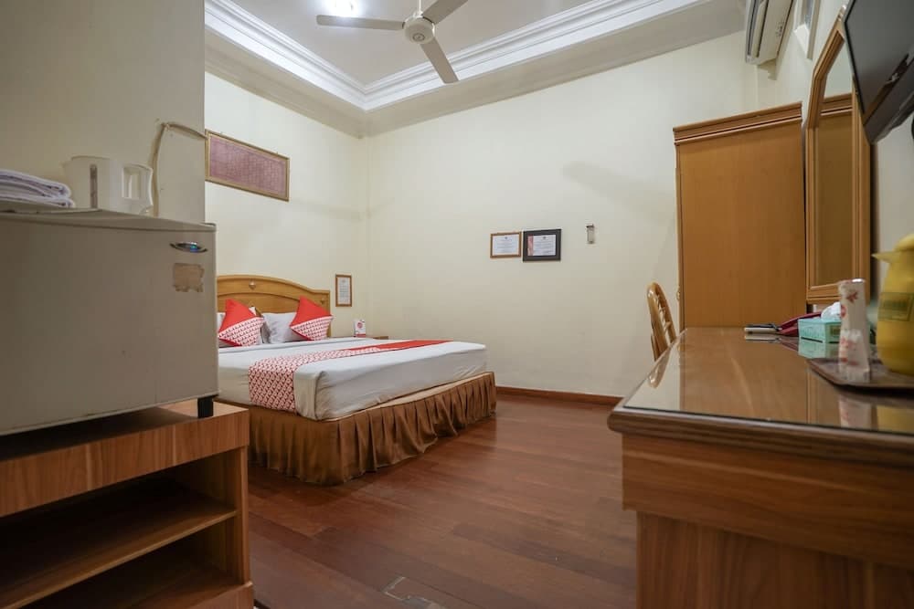 Super OYO 1173 Hotel Shofa Marwah