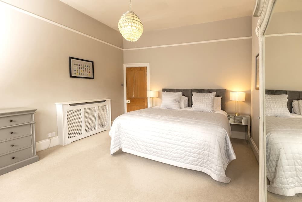 Luxury Apartments - Queen Circus