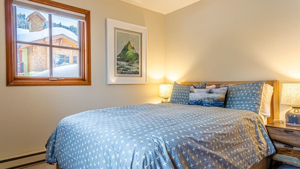 Trails Edge #25 By Bear Country