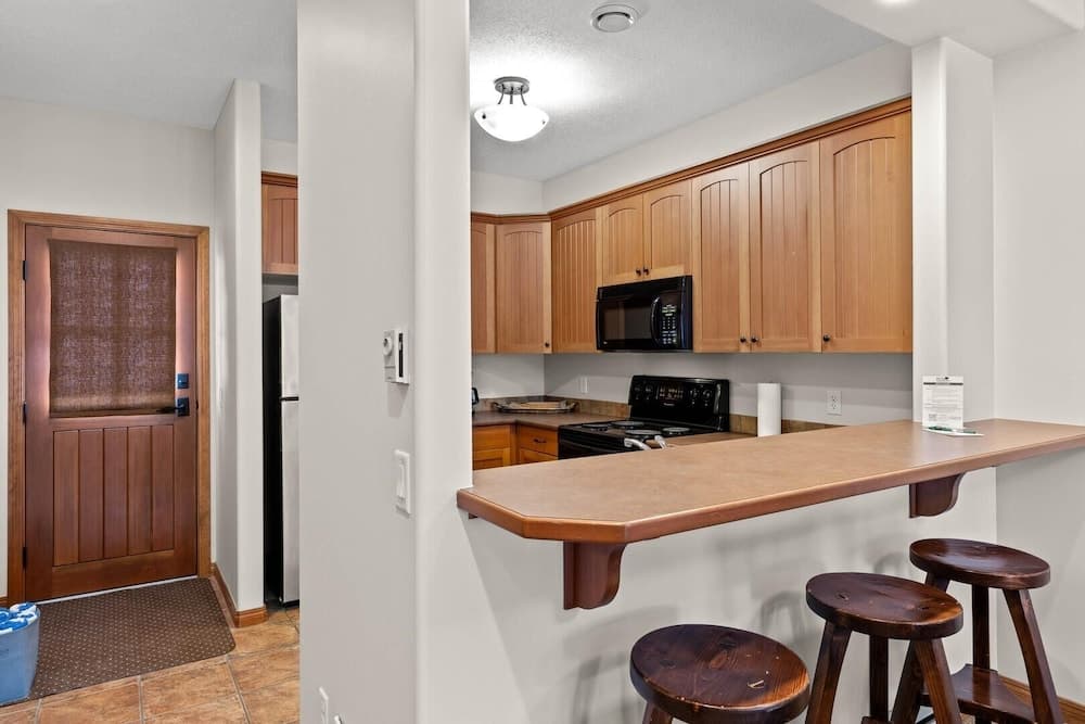 Trails Edge #17 By Bear Country