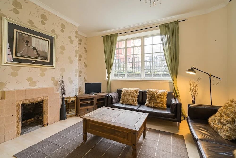 Stunning Royal Mile Old Town Apartment