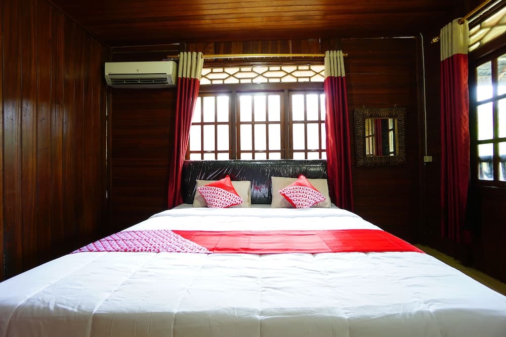 OYO 1254 Golden Lake Resort