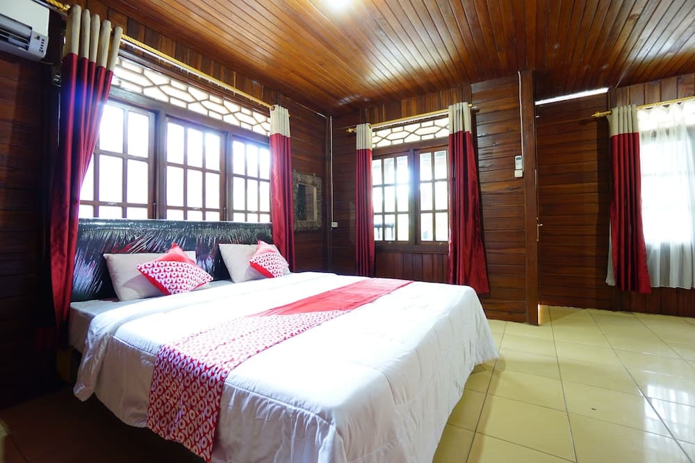 OYO 1254 Golden Lake Resort